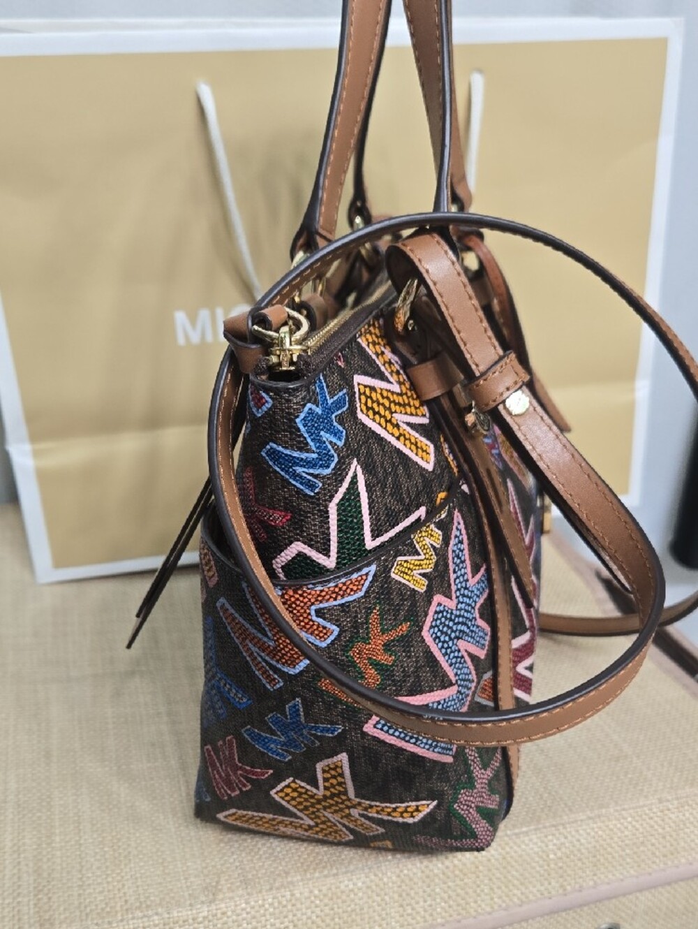 NWOT Michael Kors Multicolor MK Logo Shoulder Bag with Tan Trim - Picture 3 of 10